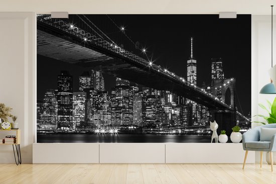 Papier peint Papier peint photo en vinyle - Photo Zwart et blanc du Bridge de Brooklyn à New York la nuit largeur 400 cm x hauteur 240 cm - Tirage photo sur papier peint (disponible en 7 tailles)