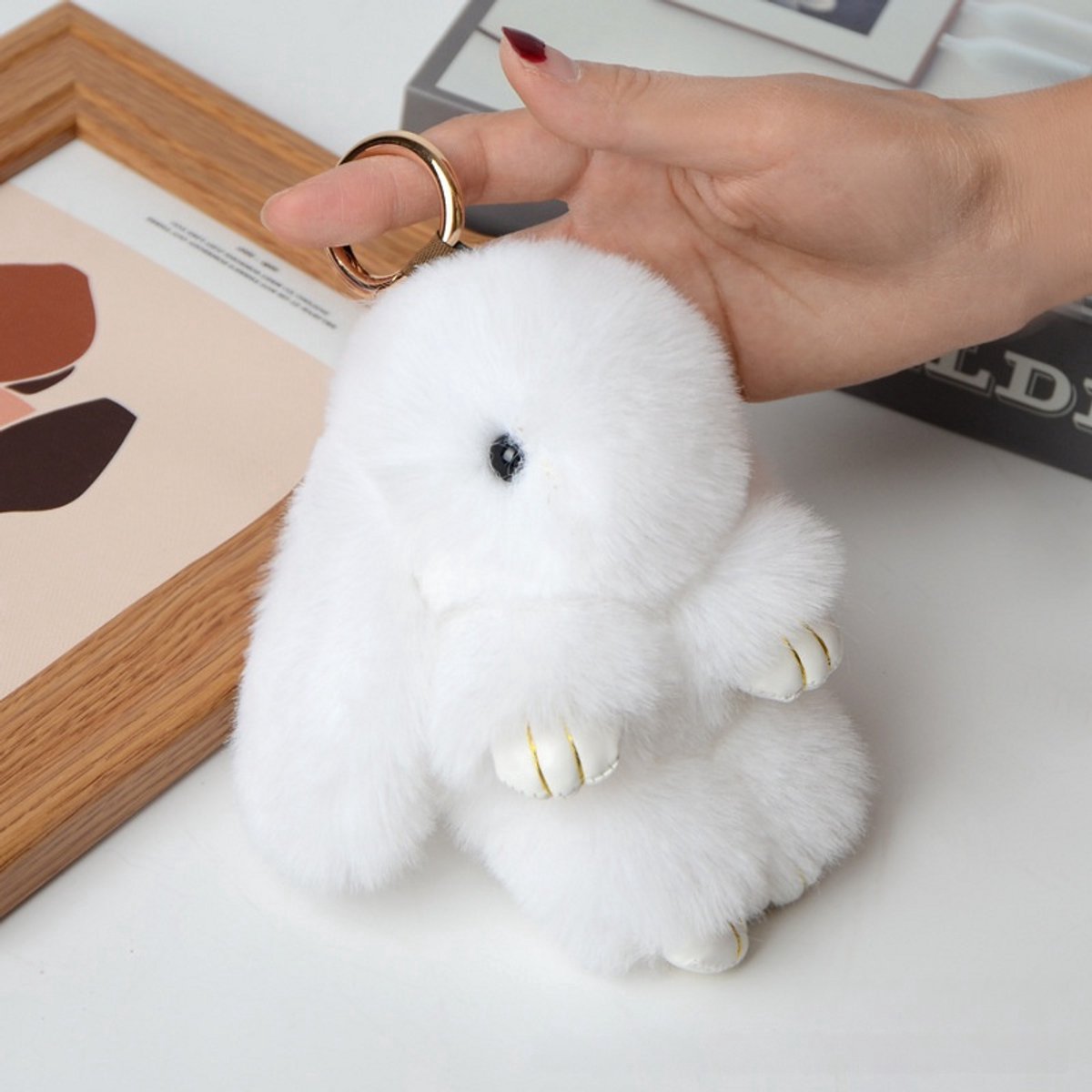Casalora Sleutelhanger - Schattige Konijn Sleutelhanger 15 cm - Fluffy - Pluche Konijn Knuffel Sleutelhanger voor Tas of Sleutelbos – Kawaii Konijntje Tasdecoratie Cadeau voor Meisjes - Wit