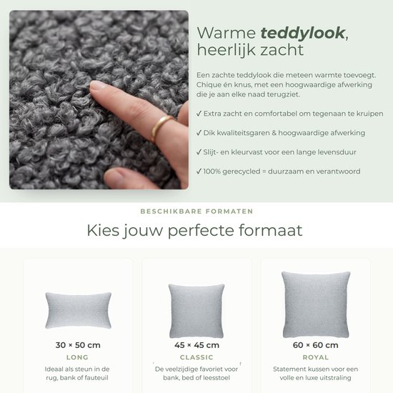 Close-up van donkergrijs teddy stof. Drie kussens in lichtgrijs in verschillende maten: 30x50, 45x45 en 60x60 cm.