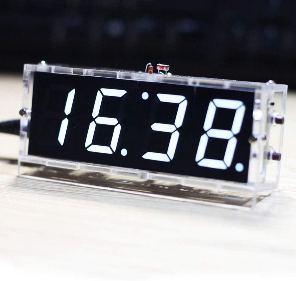 SnelShoppen - Elektronische DIY Klok - 4 Cijfer Digitale LED Klok Set - Automatische Weergave Tijd/Temperatuur (Wit) - Leuk voor Beginners en Elektron