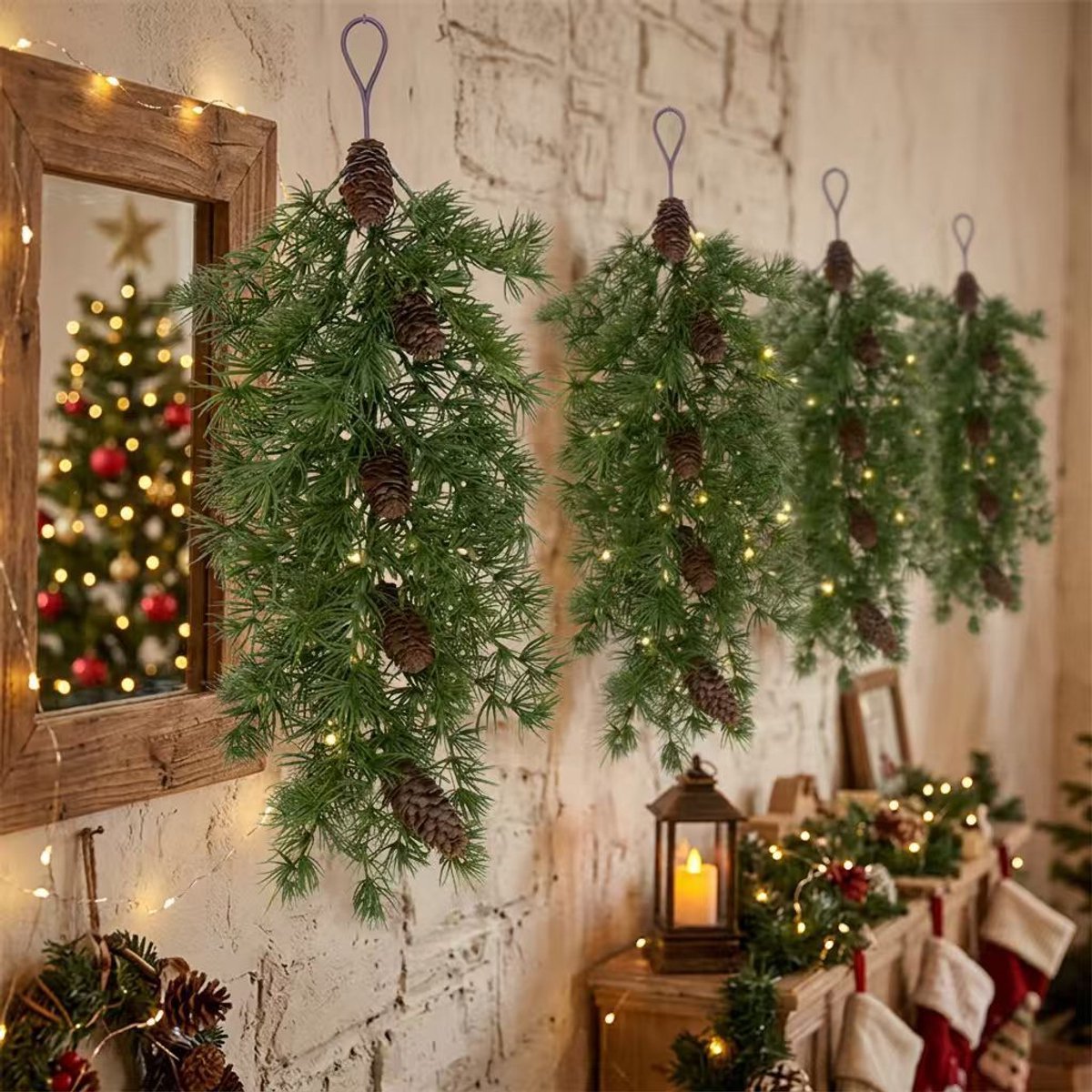 Kerst Dennentakken Decoratie – Kunstmatige Dennentakken met Dennenappels – Set van 4 – 60 cm – Kerst Wanddecoratie voor Deur, Muur & Tafel – Herbruikbare Kerstversiering Binnen & Buiten