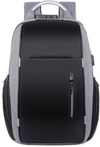 Grijze en zwarte rugzak met cijferslot en USB-poort. Het Caimco logo is zichtbaar op het zwarte voorpaneel.
