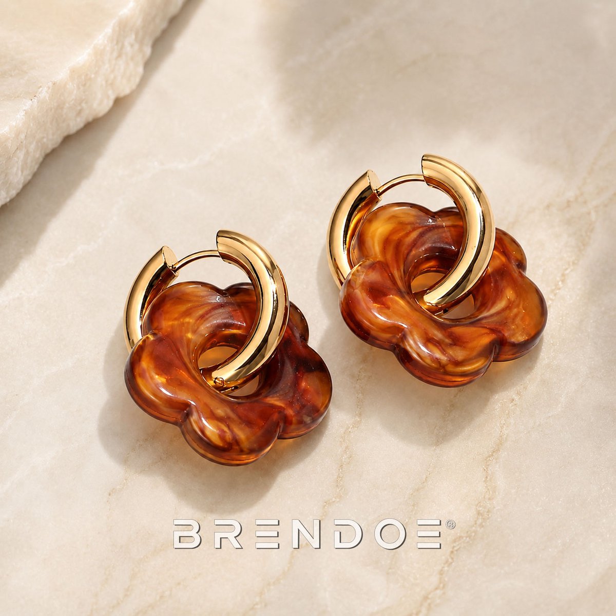 Brendoe Bloem Oorringen Bruin – Goudkleurige Oorbellen met Afneembare Acryl Bloem – Dames