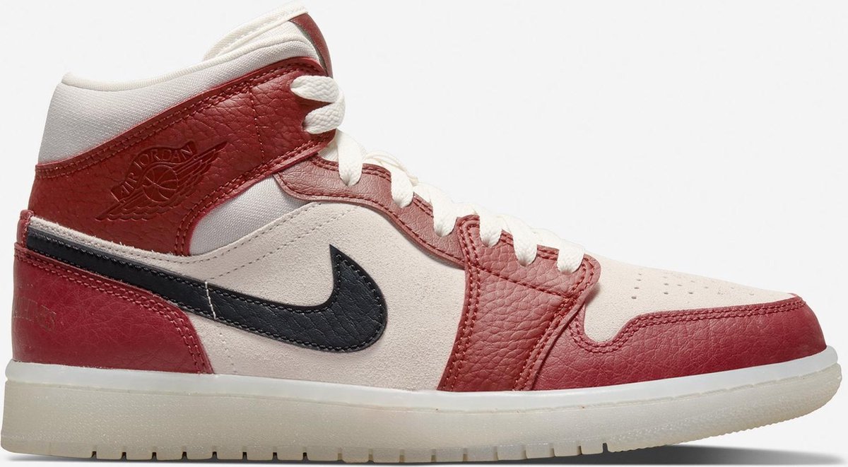 Nike Air Jordan 1 Mid Dark Pony/Saturn -Redstone Anti Gravity Machines DM9601 200 EUR Goud