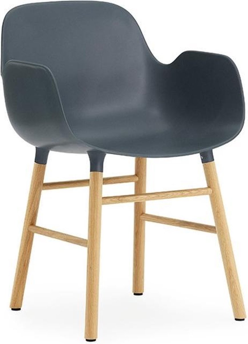 Form Chair - Stoel - Blauw met eiken onderstel