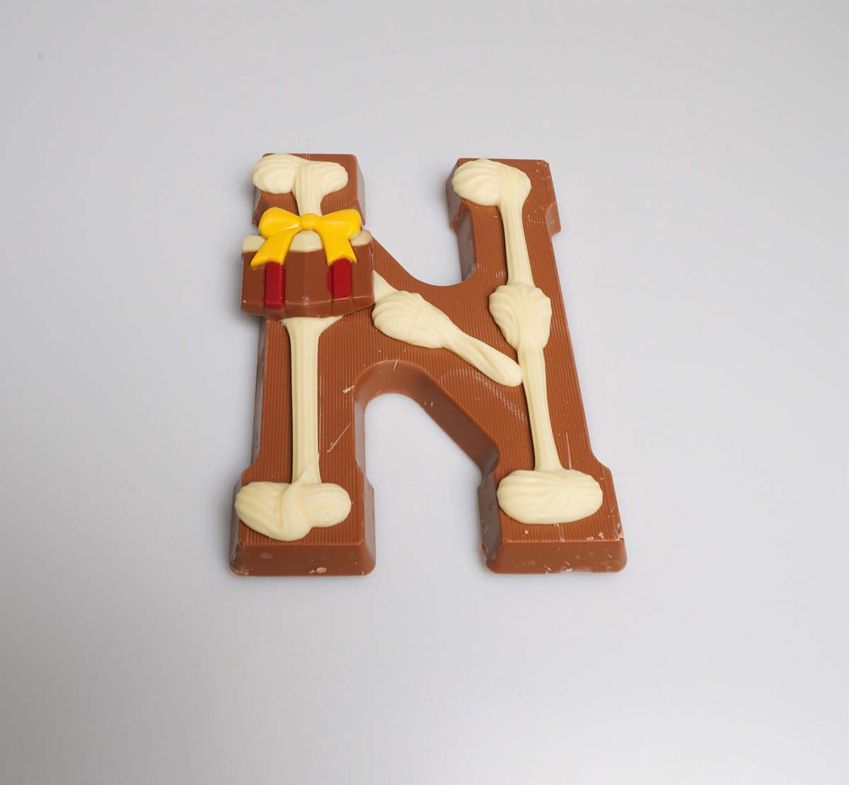 Luxe Gedecoreerde Melk Chocolade Letter N - 20 x 240 Gram — cadeau in Eten & Drinken - foto 3