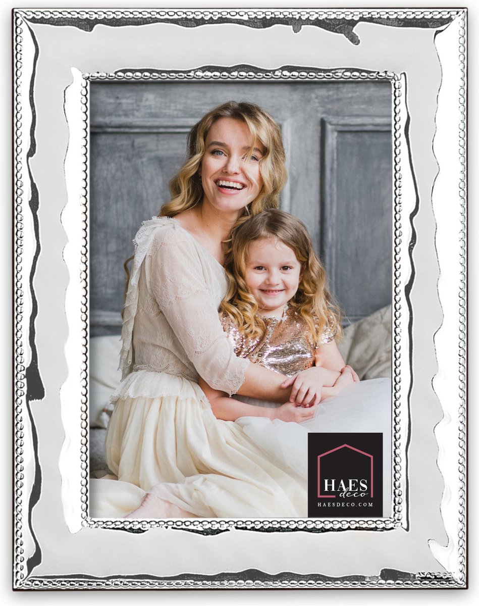 HAES deco Verzilverde Fotolijst Milano voor een foto van 15x20 cm – Fraai Verzilverd met luxe Houten achterzijde en standaard om neer te zetten – VP10120