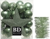 Kerstversiering kunststof kerstballen 5-6-8 cm met ster piek en folieslingers pakket saliegroen 35x stuks - Kerstboomversiering