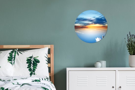 Cygne Witte sur un lac réfléchissant pendant un coucher de soleil Sticker papier peint cercle mural ⌀ 30 cm / cercle papier peint / cercle mural / cercle vivant - autocollant et coupe ronde