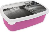 Broodtrommel Roze - Lunchbox - Brooddoos - De rivier de Guadalquivir in Sevilla en de Torre del Oro in de schemering - zwart wit - 18x12x6 cm - Kinderen - Meisje