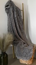woonplaid - deken - Capelli Lunghi - 200x220 - grijs - luxe zware deken - mooie kwaliteit