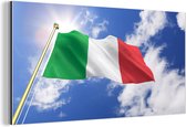Wanddecoratie Metaal - Aluminium Schilderij Industrieel - De vlag van Italië wappert in de lucht - 80x40 cm - Dibond - Foto op aluminium - Industriële muurdecoratie - Voor de woonkamer/slaapkamer