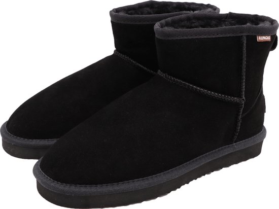 Alpacas black suede