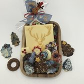 Cho-lala Kerst chocoladecadeau "Oh deer" | houten schaal met 200 gram kerstchocolade | handmade chocolade | Kerstcadeau