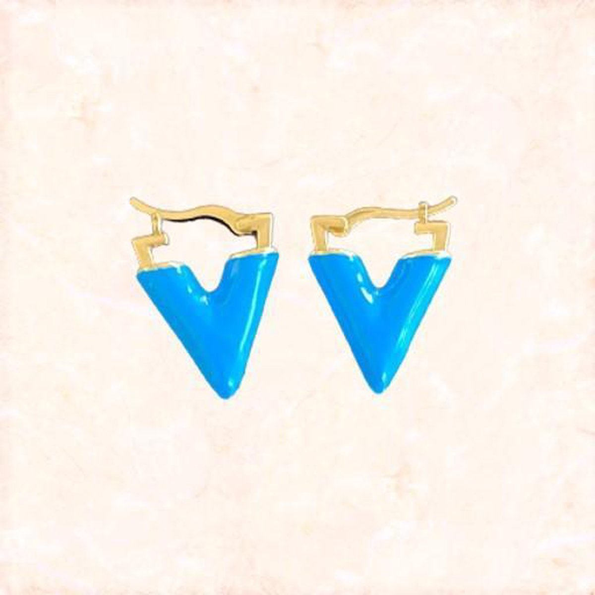 Jobo By JET - V earrings - Lichtblauw - Goud - Dames oorbellen
