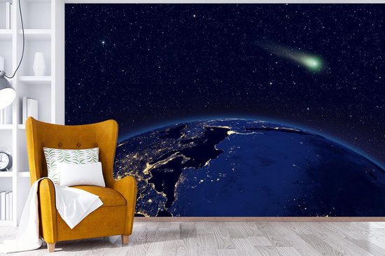 Papier peint photo peint photo vinyle - Comète au dessus d'une terre bleue largeur 330 cm x hauteur 220 cm - Tirage photo sur papier peint (disponible en 7 tailles)