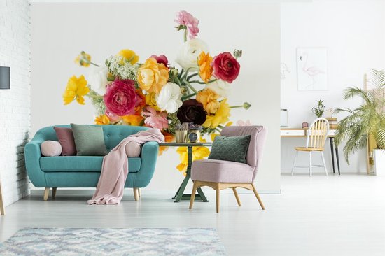 Papier peint vinyle - Bouquet de renoncules colorées sur fond clair largeur 295 cm x hauteur 220 cm - Tirage photo sur papier peint (disponible en 7 tailles)