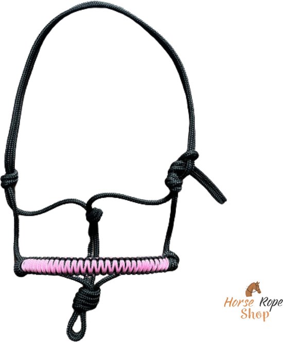 Touwhalster ‘Zigzag’ zwart-babyroze maat Pony |roze, licht, halster, grondwerk, paard, zacht roze Touwhalster ‘Zigzag’ zwart-babyroze maat Pony |roze, licht, halster, grondwerk, paard, zacht roze