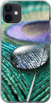 iPhone 12 mini hoesje - Close-up van een waterdruppel op de veer van een pauw - Siliconen Telefoonhoesje
