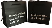 Geschenktasje Medium - Zwart - Mat - Met grappige opdruk - 8 stuks - Funny quotes geschenktasje  voor elke gelegenheid - afmetingen 16 x 8 x 16 cm-
