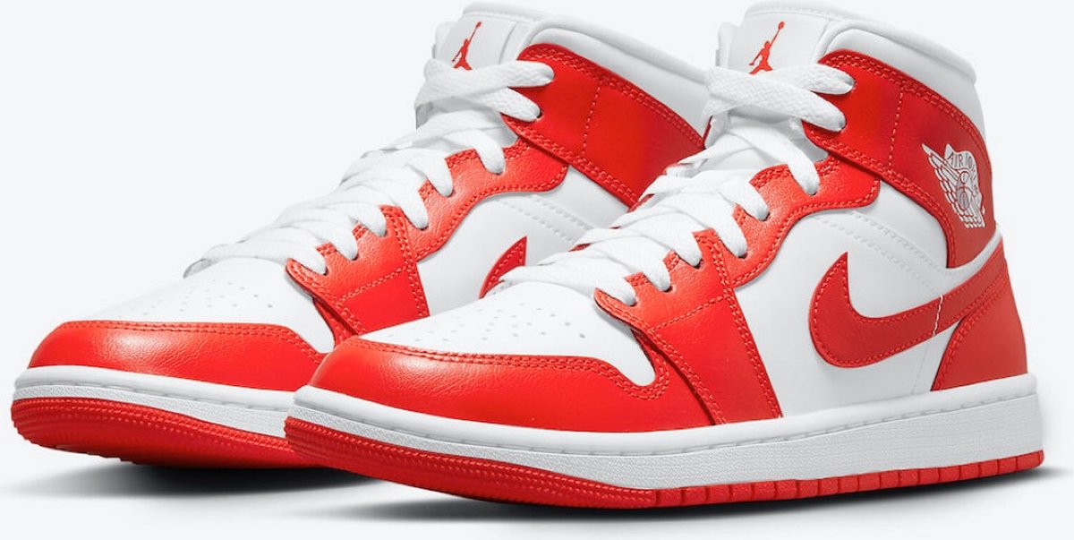 Nike Air Jordan 1 Mid, White/Habanero RedWhite, Kentucky Red, BQ6472
