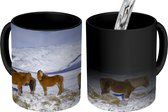Magische Mok - Foto op Warmte Mok - Besneeuwde bergen met IJslander paarden - 350 ML