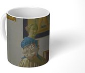 Mok - A young woman standing at the virginal - Johannes Vermeer - 350 ML - Beker