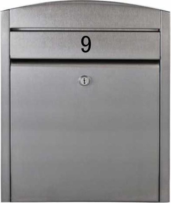 Moderne metalen brievenbus met gebogen klep, nummer 9 op de klep.
