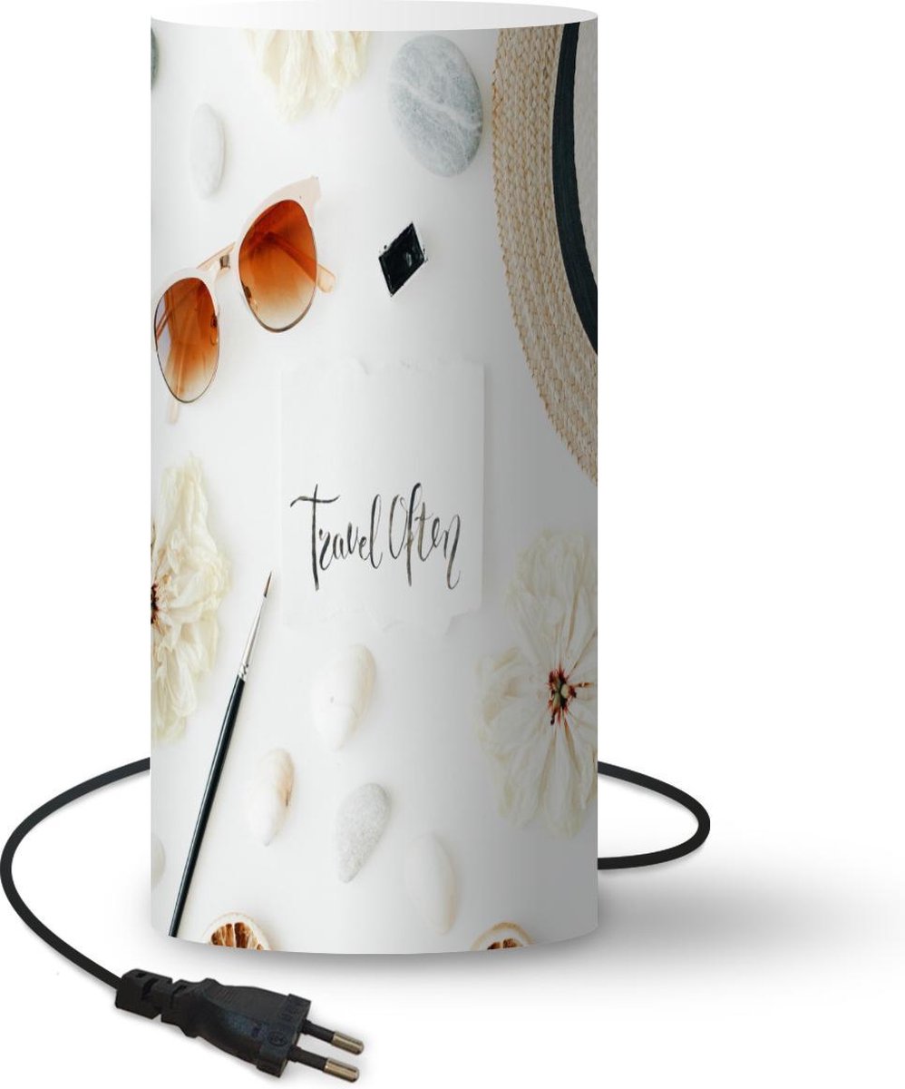 Lamp - Nachtlampje - Tafellamp slaapkamer - Tropisch - Hoed - Collectie - 54 cm hoog - Ø24.8 cm - Inclusief LED lamp