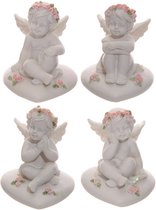 Set van 4 engeltjes//cherubijntjes elk in een andere houding zittend op een hart en versierd met roze roosjes- prachtig geschenk of als gastenbedankje