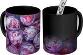 Magische Mok - Foto op Warmte Mok - Vers geplukte pruimen met paarse kleuren - 350 ML