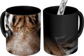 Magische Mok - Foto op Warmte Mokken - Koffiemok - Tijger - Close up - Dier - Magic Mok - Beker - 350 ML - Theemok