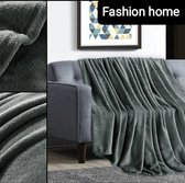 Fleece plaid- fleece deken-plaid- super zacht-  grijs- antraciet-  MEGA GROOT 220x200 - heerlijk warm plaid. 200x220 cm.  Super lekker voor in de winter . Ook te gebruiken  als bedsprei. de d