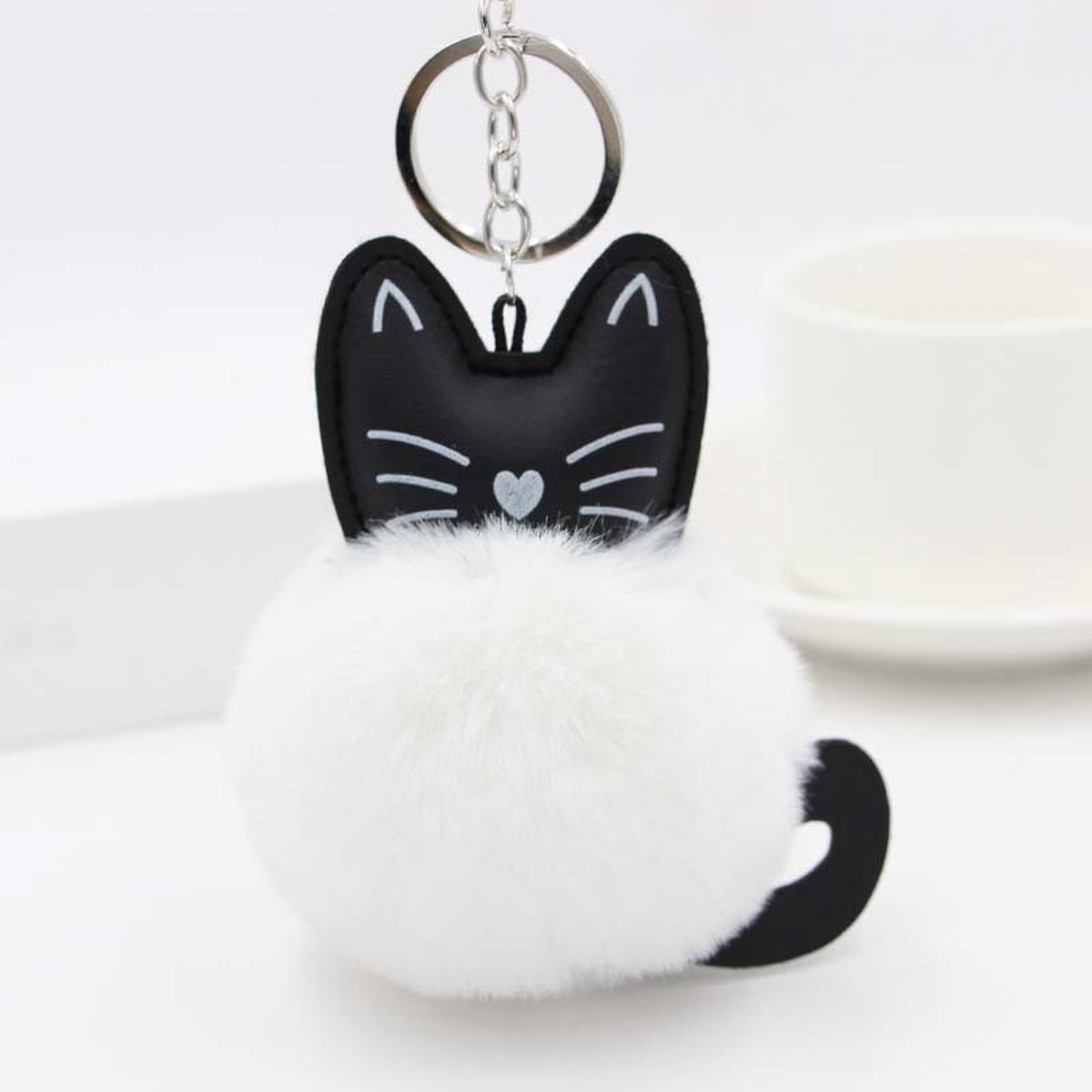 DAEBAK Kat Zachte Pompom Bontbal Sleutelhanger - Vrouwen Accessoires - Sleutelhanger - Wit