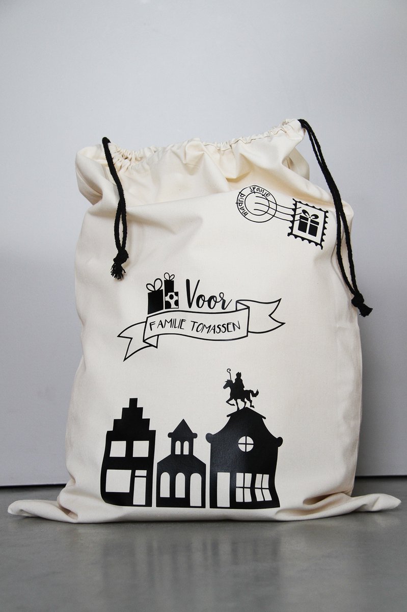 Studio Saar - Sinterklaas - zak van sint - zak met naam - jute zak-sinterklaas cadeautjes - sinterklaas kinderen -kinderkamer- gepersonaliseerd cadeau - gepersonaliseerd cadeau naam - naam cadeau - 5 december - woonaccessoires - woonaccessoires zwart