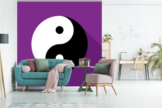 Papier peint photo vinyle - Une illustration du logo Yin et Yang avec un fond violet largeur 280 cm x hauteur 280 cm - Tirage photo sur papier peint (disponible en 7 tailles)