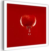 Trend24 - Canvas Schilderij - Tomaat En Druppels Water - Kleur - Schilderijen - Voedsel - 60x60x2 cm - Rood