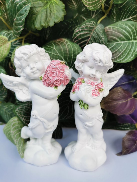 Set van 2 engeltjes/cherubijntjes met een bos rozen in de handjes