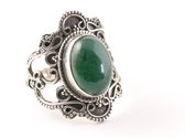 Bewerkte zilveren ring met jade - maat 18