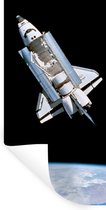 Muurstickers - Sticker Folie - Een space shuttle zweeft in het heelal - 20x40 cm - Plakfolie - Muurstickers Kinderkamer - Zelfklevend Behang - Zelfklevend behangpapier - Stickerfolie