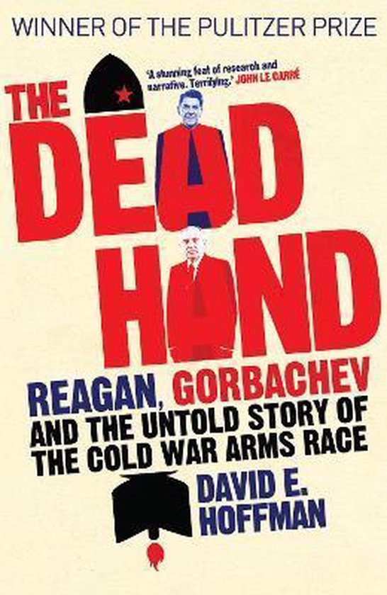 Boek 'The Dead Hand' met afbeeldingen van Reagan en Gorbatsjov. Winnaar van de Pulitzerprijs.
