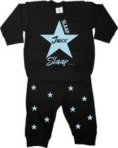 Pyjama met naam-Slaap slaap-zwart-lichtblauwe sterren-Maat 104/110