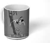 Mok - Dunkende basketbalspeler - zwart wit - 350 ML - Beker