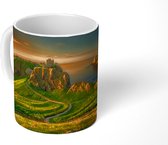 Mok - Kasteel in glooiend landschap - 350 ML - Beker