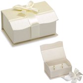 Ringdoosje twee ringen - bruiloft - aanzoek - creme - verloving - huwelijksaanzoek - liefde - strikje - magneet - Valentijn - sieradendoos - ring - cadeau