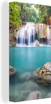 Tableau sur toile Rochers couverts de mousse devant la cascade du parc national d'Erawan - 80x160 cm - Décoration murale
