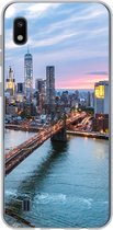 Geschikt voor Samsung Galaxy A10 hoesje - Skyline van New York bij de Brooklyn Bridge - Siliconen Telefoonhoesje