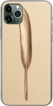 Geschikt voor iPhone 11 Pro Max hoesje - Goud geverfde veer op een gouden achtergrond - Siliconen Telefoonhoesje