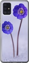 Geschikt voor Samsung Galaxy A52 5G hoesje - Bloemen - Sneeuw - Paars - Siliconen Telefoonhoesje