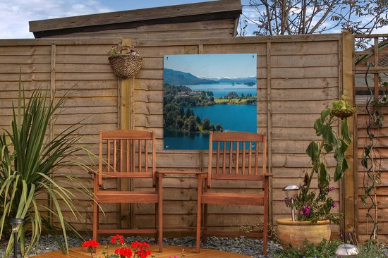 Posters de jardin Le lac bleu vif de Nahuel Huapi en Argentine entouré par le paysage verdoyant - 50x50 cm - Toile de jardin - Affiche extérieure